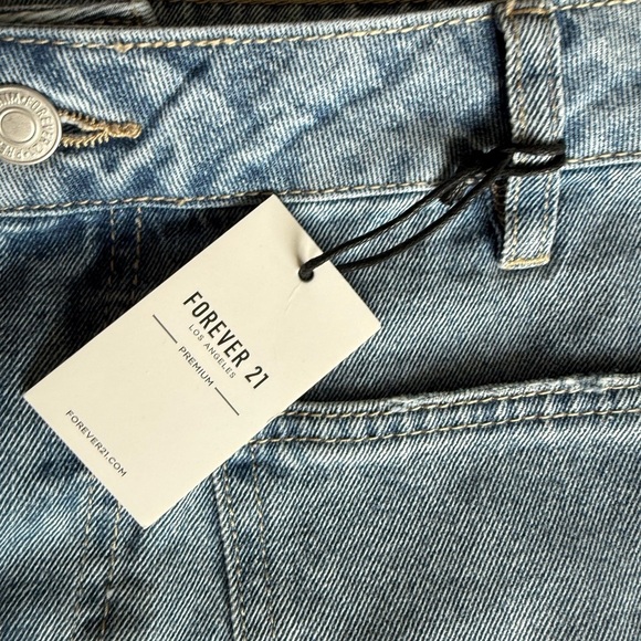 Forever 21|Denim Frayed Hem Jean Shorts in light wash,no pockets on back•••NWT - Picture 7 of 12